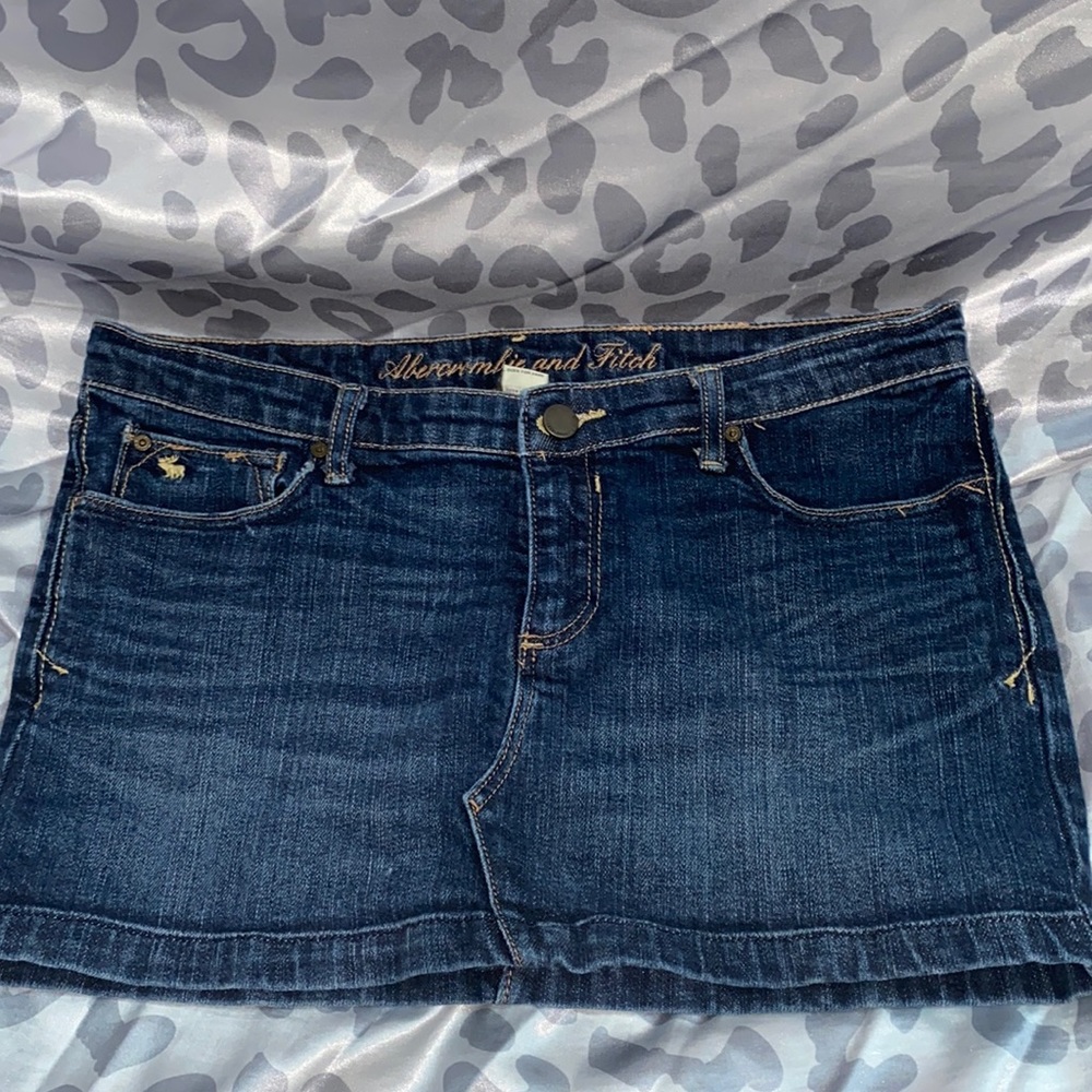 Abercrombie and Fitch mini skirt!!!